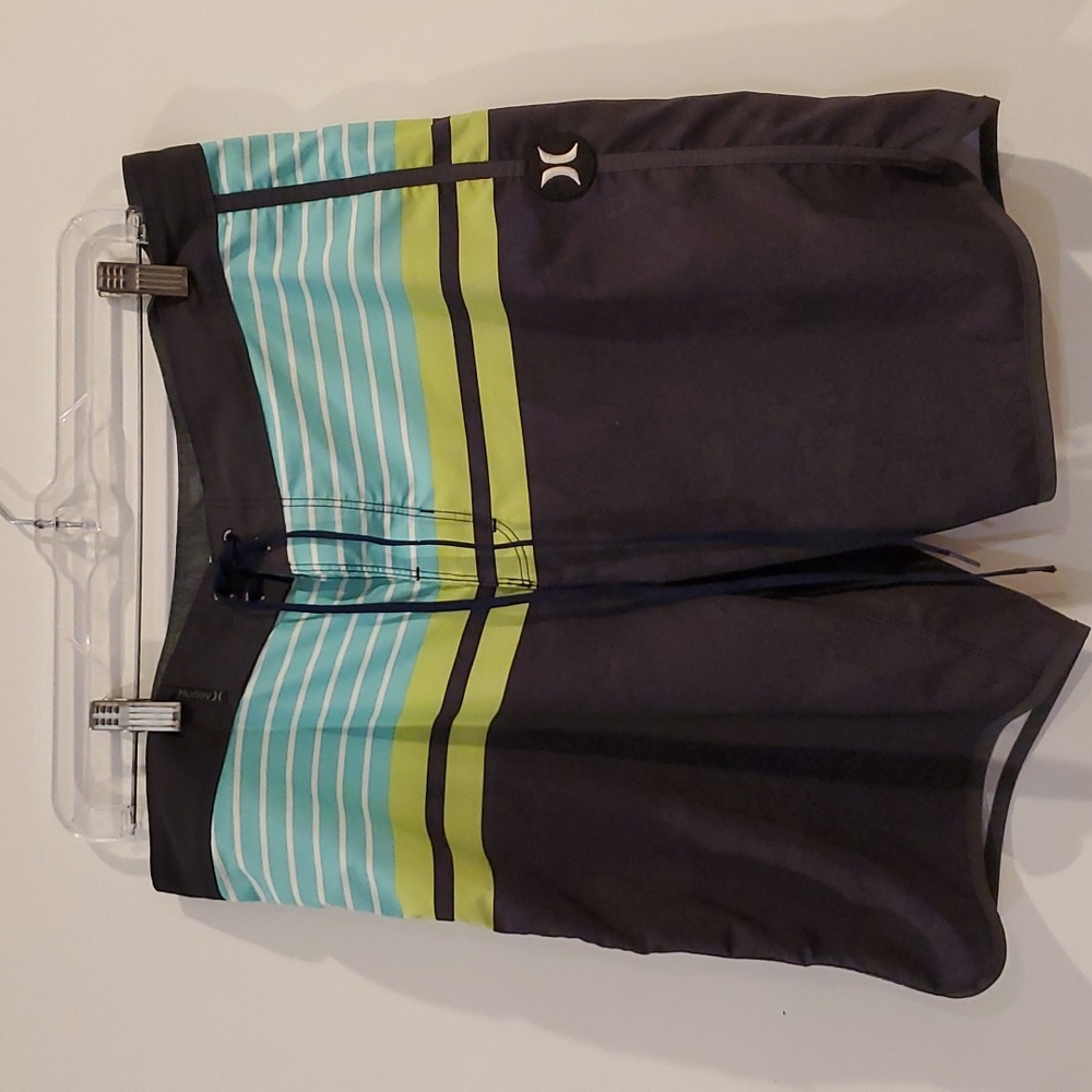 Hurley phantom board shorts size 32